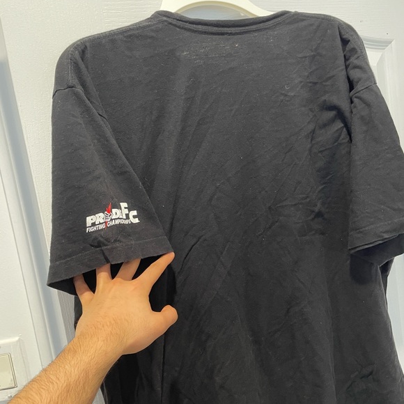 Official UFC t-shirt! - Picture 2 of 4